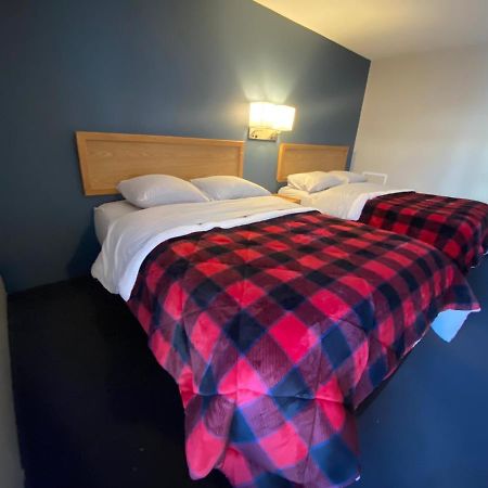 Lumberjack Inn Hayward Ngoại thất bức ảnh
