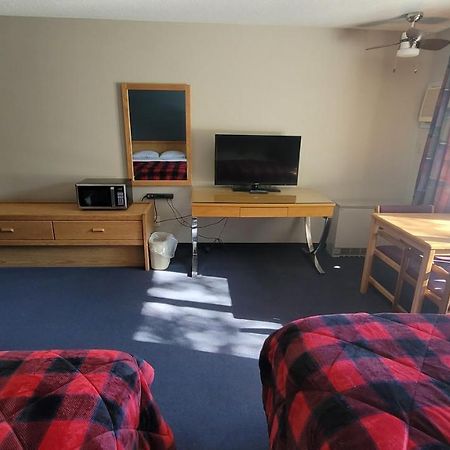 Lumberjack Inn Hayward Ngoại thất bức ảnh