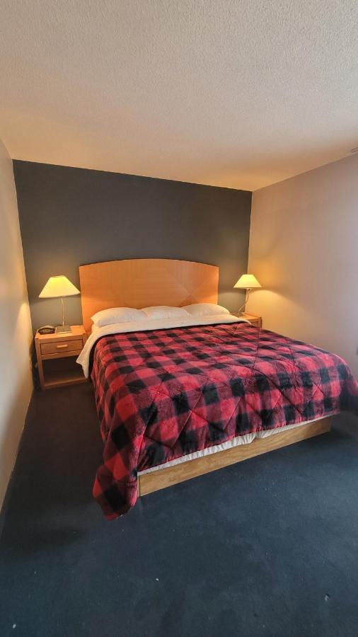 Lumberjack Inn Hayward Ngoại thất bức ảnh